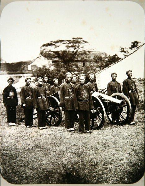 Çinli askerler, c.1875 (albüm baskısı) by William Saunders