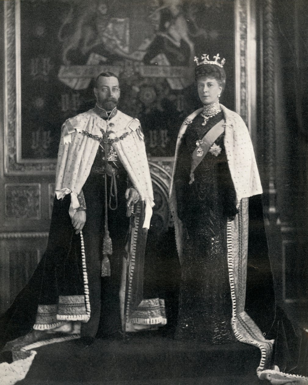 Kral George V ve Kraliçe Mary, Parlamentonun ilk açılışlarında, 6 Şubat 1911, 1951. by William and Daniel Downey