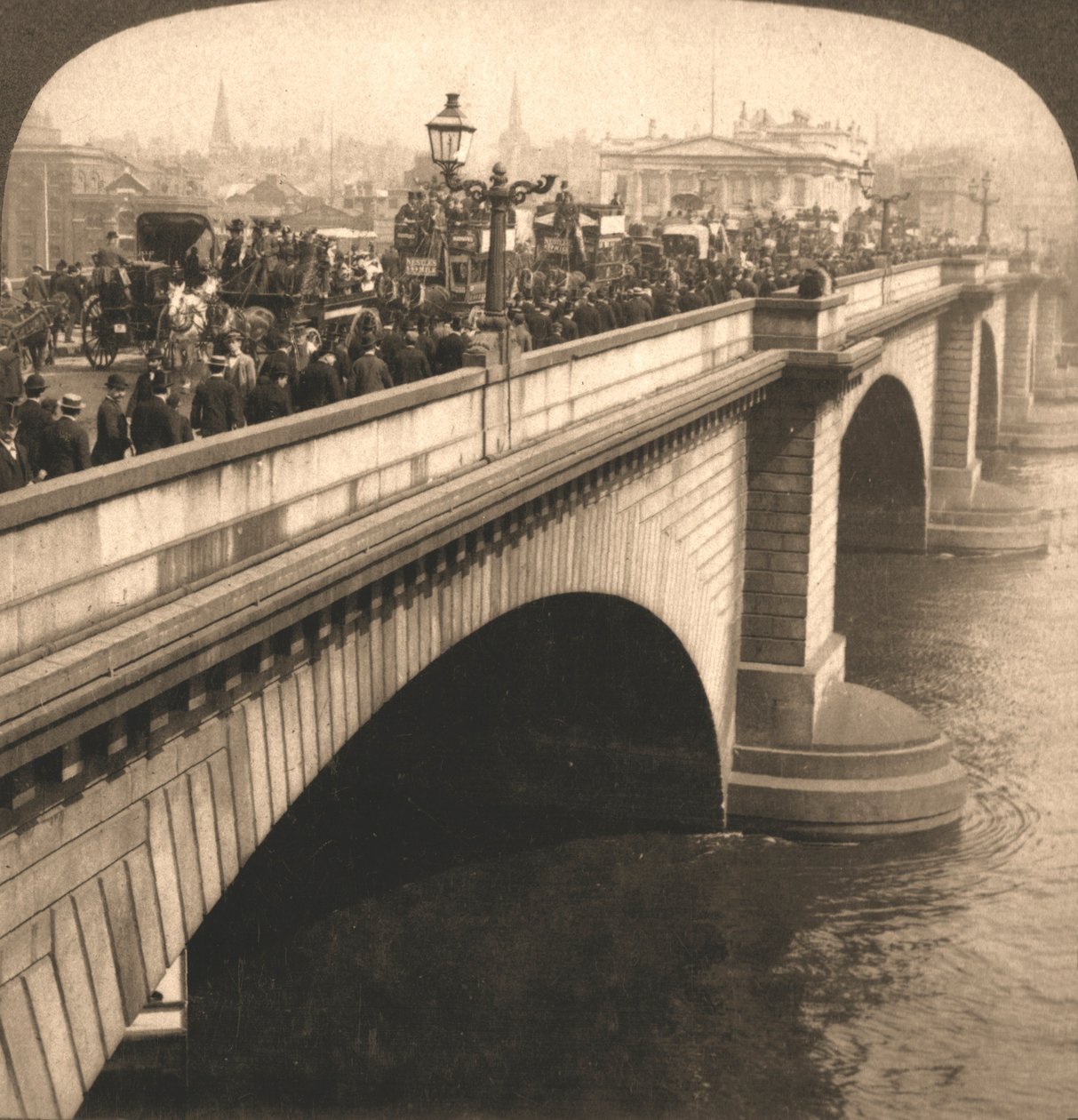 Londra Köprüsü, Londra, İngiltere, 1901. by Works and Sun Sculpture Studios