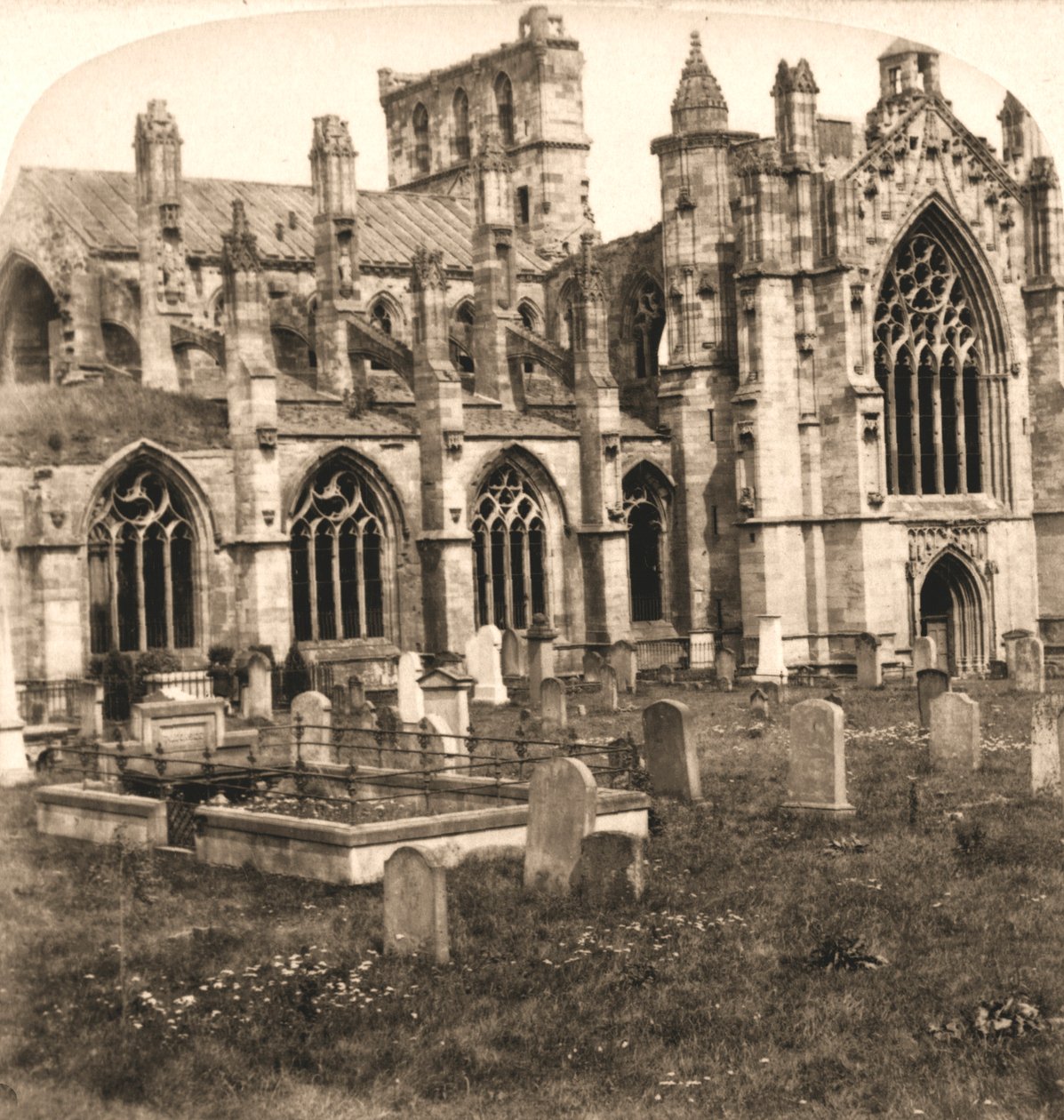 Melrose Manastırı, Melrose, İskoçya, 1896. by Works and Sun Sculpture Studios