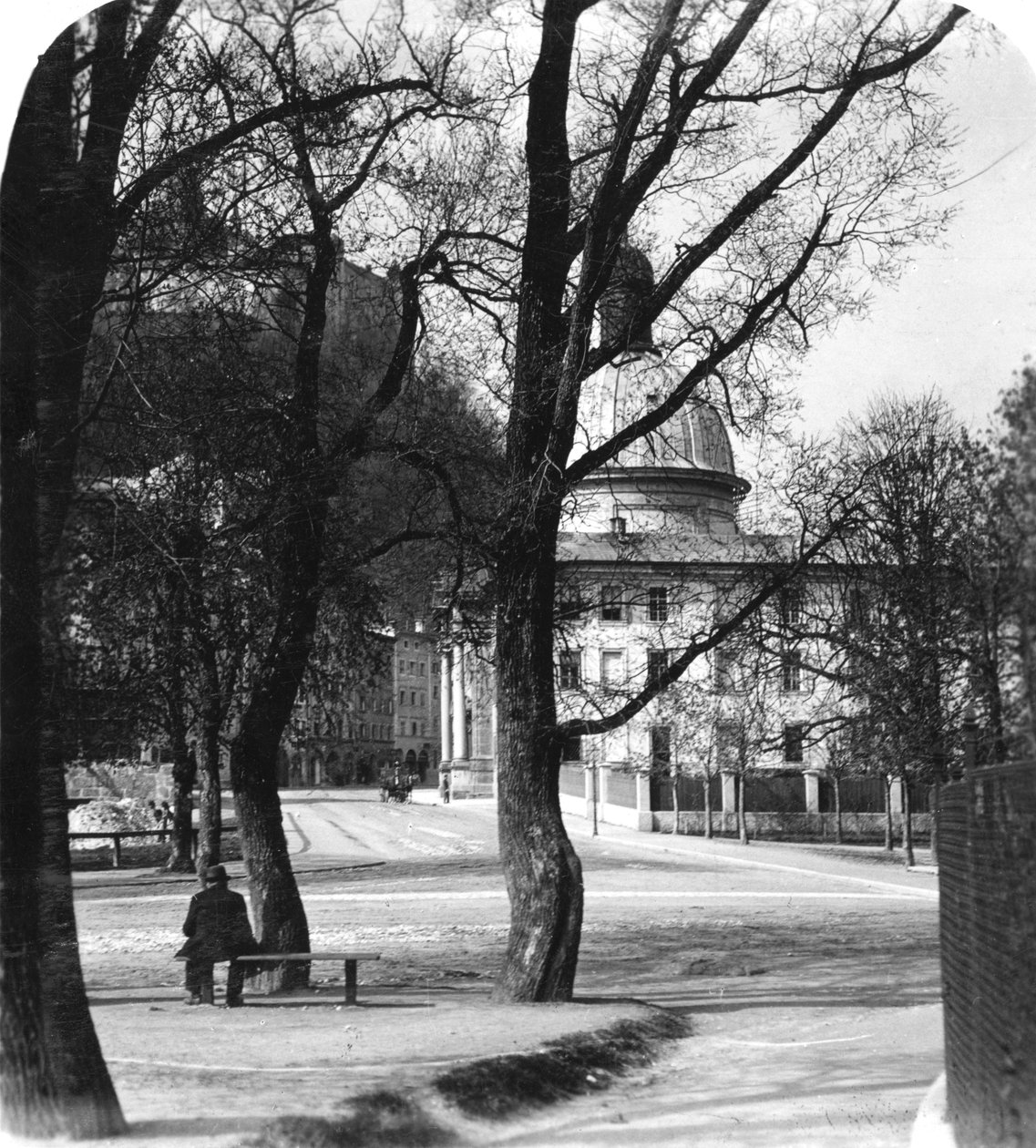 Kajetanerplatz ve Hohensalzburg Kalesi, Salzburg, Avusturya, c1900 by Wurthle and Sons