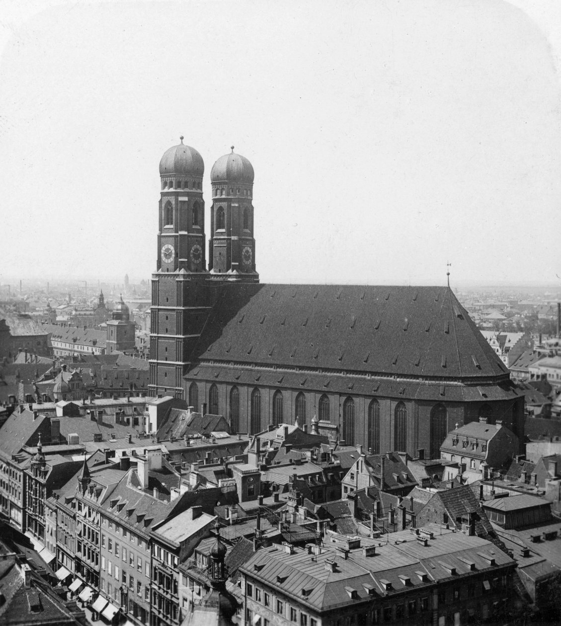 Frauenkirche, Münih, Almanya, c1900. by Wurthle and Sons