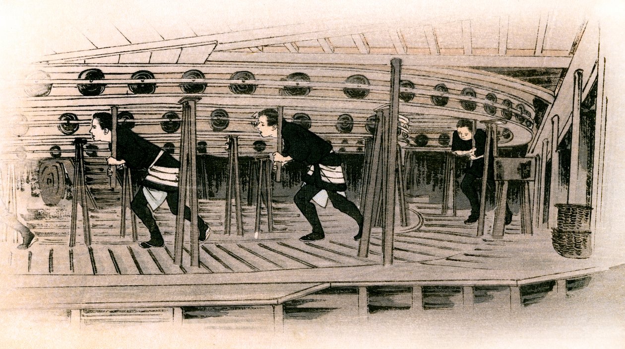 Geleneksel Japon tiyatrosu: makinistler sahnenin dönen platformunu çalıştırıyor by Yoshimune Arai