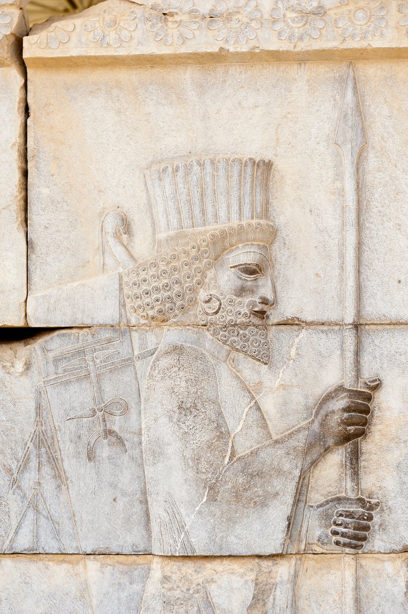 Ahameniş antik kabartması; mızraklı Farsça; Apadana Sarayı