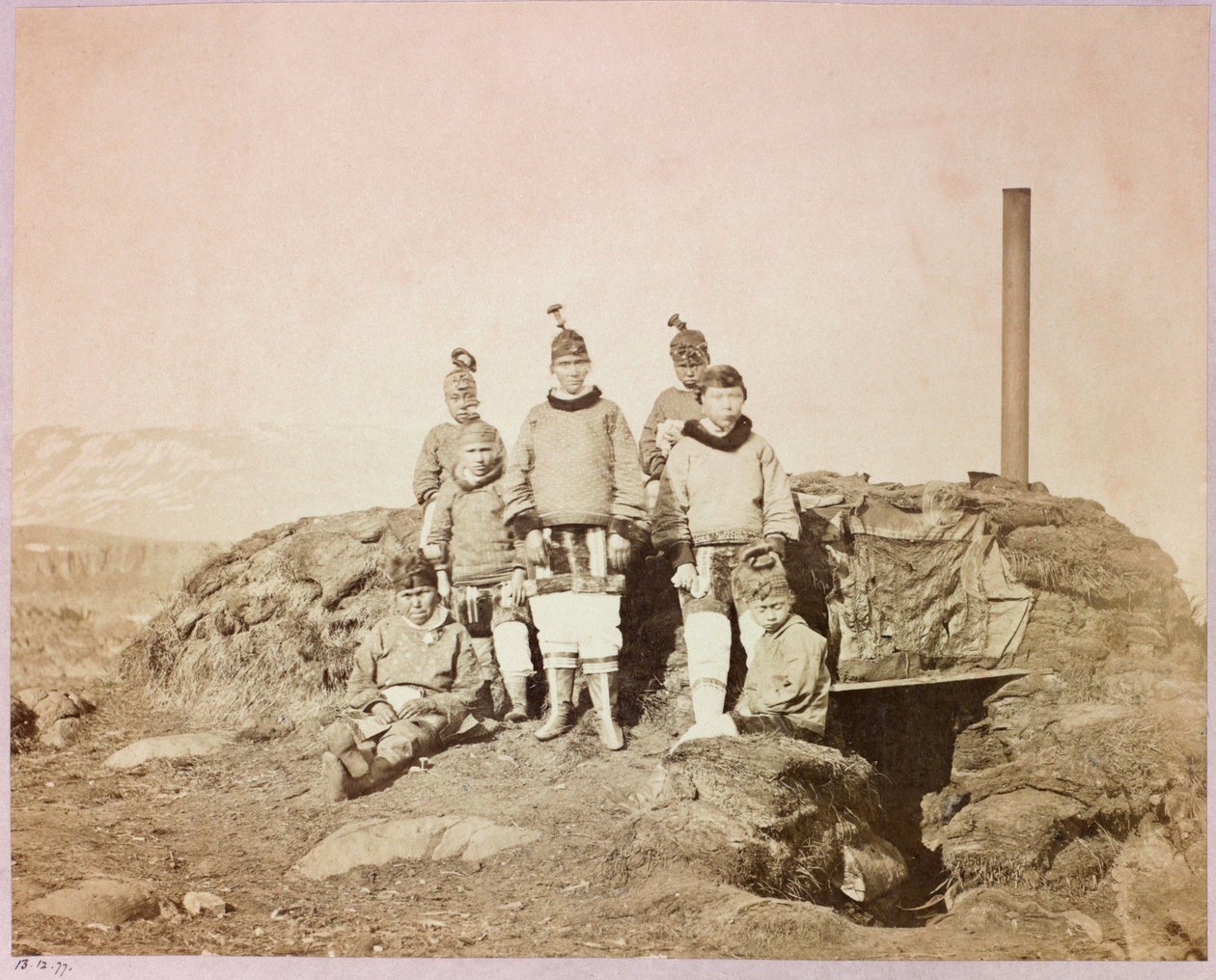 Kaptan George Nares (1831-1915) Kuzey Kutbu Seferi (1875-1876): Diskoda Yerli Kadınlar Grubu by Frederick (attr. to) Barnard
