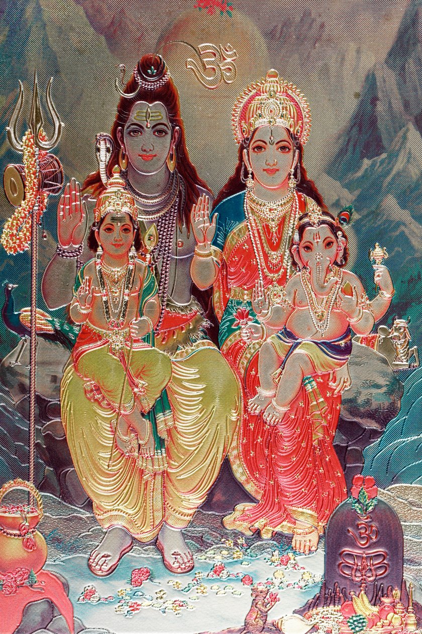 Tanrı Shiva ve Tanrıça Parvati, oğulları Ganesha ile birlikte. by . .