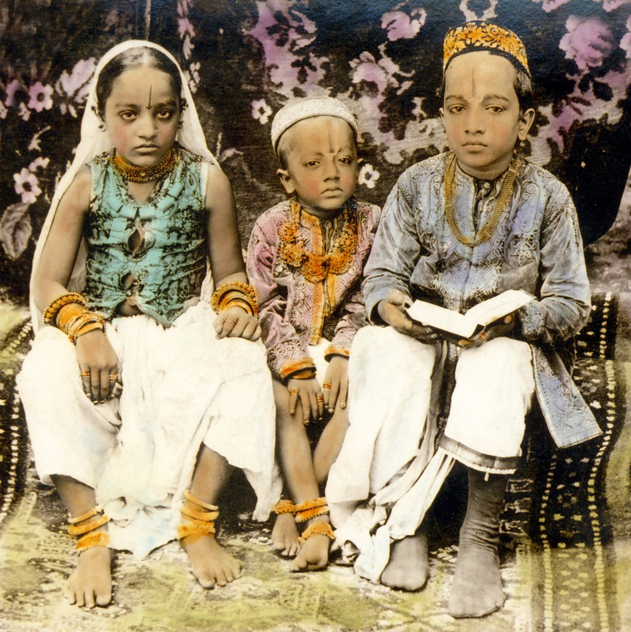 Yüksek kasttan Hindu çocukları, Bombay, Hindistan 1922 (fotoğraf) by Frederick (attr. to) Barnard