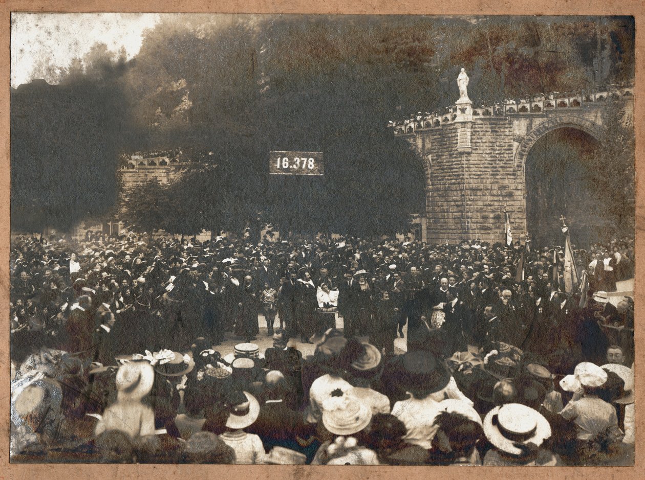 Pillermage de Lourdes. 1910 (s/b fotoğraf) by . .