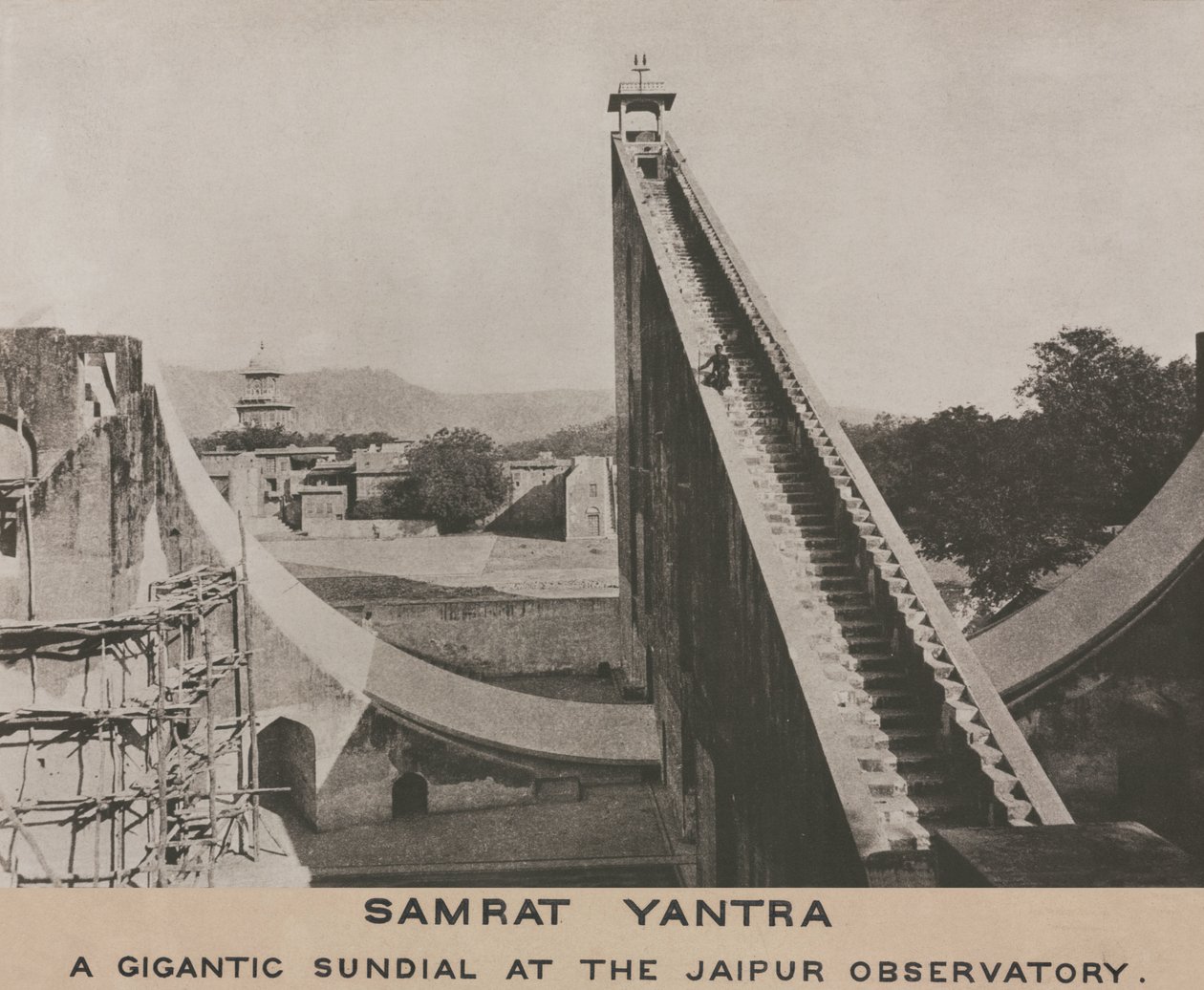 Samrat Yantra, Jaipur Gözlemevinde, Hindistan by Frederick (attr. to) Barnard