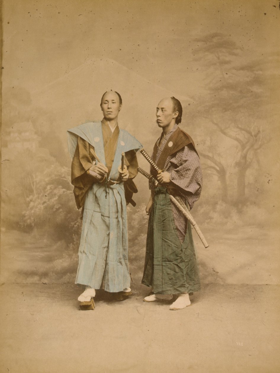 İki Japon erkek, muhtemelen samuray, 1877 dolayları (fotoğraf) by . .