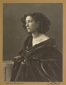 Nadar tarafından 1864 yılında Sarah Bernhardt portresi by Nadar