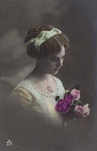Gül demetine bakan kız (renkli fotoğraf) by (after) English photographer