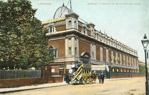 Madame Tussaud's, Marylebone Road, Londra (renkli fotoğraf) by (after) English photographer
