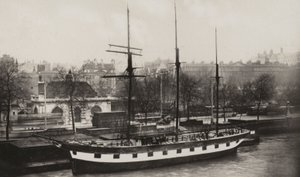 Dost Gemisi, Charing Cross İskelesi (s/b fotoğraf) by (after) English photographer