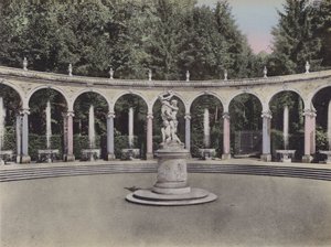 Colonnade (renkli fotoğraf) by (after) French Photographer