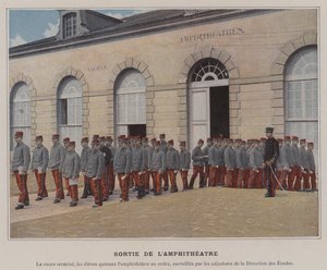 Amfitiyatrodan Çıkış (renkli fotoğraf) by (after) French Photographer
