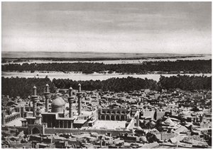Bağdat yakınlarındaki kutsal şehir olan Kadhimiya, bir uçaktan, Irak, 1925