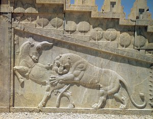 Boğayla dövüşen aslan, Apadana