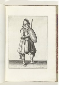 Kalkan ve Diken Egzersizi: Meçi ve Kalkanı Göğsünün Önünde Dikkat Çeken Asker (No. 20), 1618 De Nassausche Wapen-Handelinge, van Schilt, Spies, Rappier and the Targe : beyde figuerlick betimlenmiş, ende yeni düzenden sonra çerçevelenmiş (.
