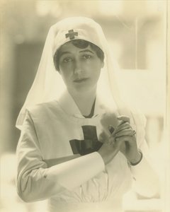 Bir Hemşire Olarak Lady Duff-Gordon (platin baskı)