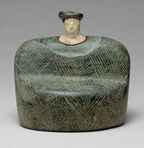 Kuş başlı iblis, yaban domuzu ve ejderha ile şaft delikli balta başı, c. 3. binyılın sonları ile 2. binyılın başları M.Ö. (kaymaktaşı) by Age Bronze