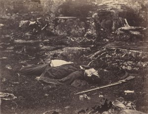 Bir Keskin Nişancının Son Uykusu, Gettysburg, Pennsylvania,Temmuz 1863 (fotoğraf) by Alexander Gardner