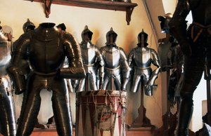 Antik zırh sergisi, Churburg kalesinin Cephaneliği, Schluderns, Venosta vadisi, Trentino-Alto Adige, İtalya