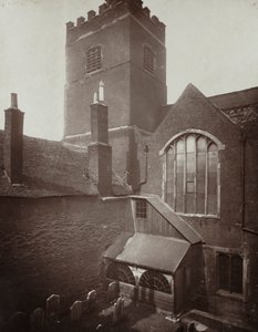 St. Bartholomews: Eski Güney Transept Alanındaki Yeşil Kilise Bahçesi by Alfred H. Bool