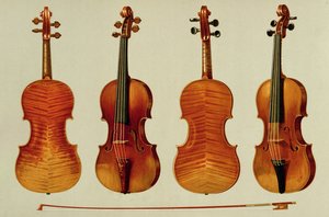 Kemanlar (LtoR): Antonio Stradivarius (c.1644-1737) 1715'in 'Alard'ı ve 'Müzik Aletleri'nden (renkli lito) Giovanni Guarneri'nin 'del Gesu' (d.1744) 'Kral Joseph'i by Alfred James Hipkins