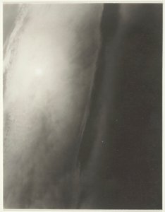 Eşdeğer, 1931. by Alfred Stieglitz