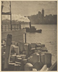 Nehrin Ötesindeki Şehir by Alfred Stieglitz