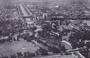Chicago: Jackson Park ve Havadan Midway (s/b fotoğraf) by American Photographer (after)