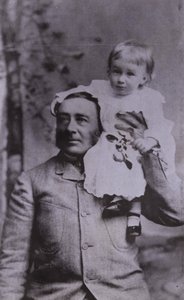 Franklin D Roosevelt, Amerikalı politikacı ve 32. Amerika Birleşik Devletleri Başkanı, babasıyla küçük bir çocukken