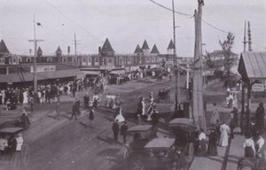 Old Orchard Beach, Maine: Deponun yanındaki sahne (s/b fotoğraf) by American Photographer (after)