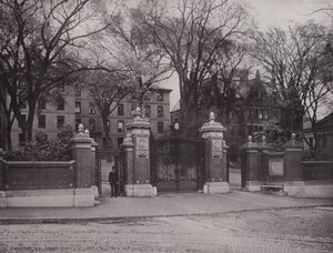Providence, Rhode Island: Van Wickle Gate, Brown Üniversitesi (s/b fotoğraf) by American Photographer (after)