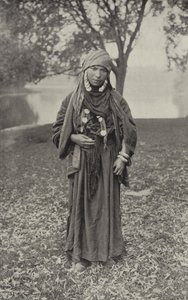 Çölün Bedevi Kadını by American Photographer