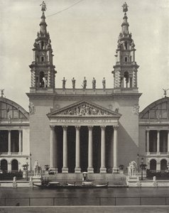 Makine Salonunun Doğu Portalı by American Photographer