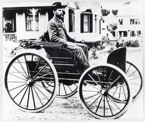 Charles ve Frank Duryea tarafından tasarlanan ve üretilen ilk Amerikan otomobili by American Photographer