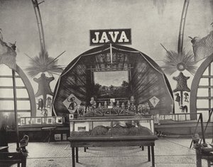 Javas İlginç Sergi by American Photographer