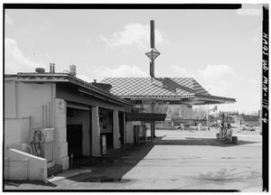 Lindholm Petrol Şirketi Servis İstasyonu, Cloquet, Minnesota (s/b fotoğraf) by American Photographer