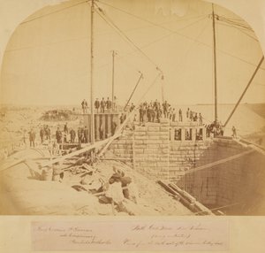 Yeni Rezervuarın Güney Kapısı Evi, Central Park, inşaat sırasında (albüm baskısı) by American Photographer