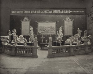 Çimentoda Heykel by American Photographer
