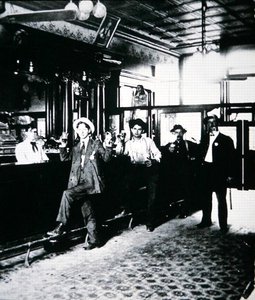 Tipik batı salonu by American Photographer