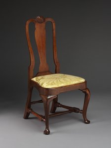 Yan sandalye by American School