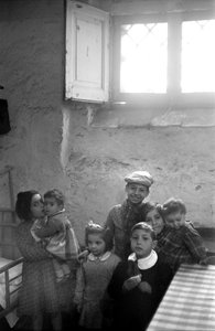 CROTONE - BODRUM KATINDAKİ ÇOCUKLAR, by Ando Gilardi