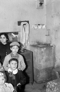 CROTONE - KALABALIK BİR BODRUMDA YAŞAMAK,