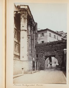 Augustus Forumu, Roma, İtalya Augustus Forumu. Roman (nesne üzerindeki başlık) by Anonymous