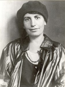 Anna Freud - Anonim. Fotoğraf by Anonymous Anonymous