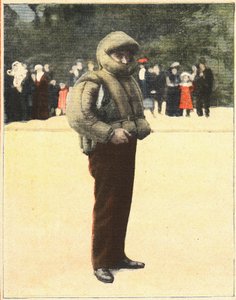 Havacılık: Havacıları düşmekten korumak için tasarlanmış hava giysisi. 16/10/1910 tarihli “Le petit parisien”deki gravür. Özel koleksiyon. by Anonymous Anonymous
