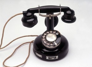 PTT 24 bakalit telefon seti by Anonymous Anonymous